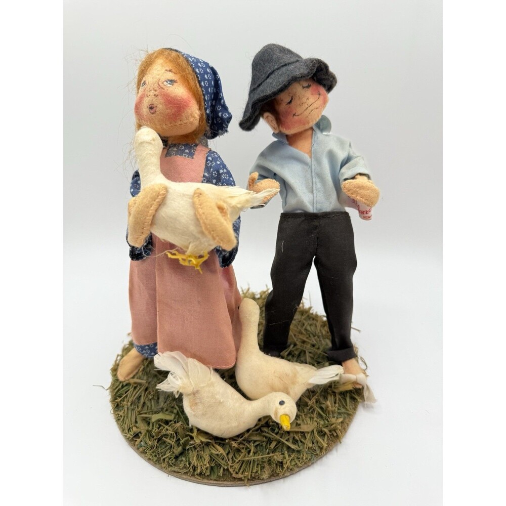 Vintage 1990 Annalee Americana Homesteaders Farm Couple w/ Geese : READ